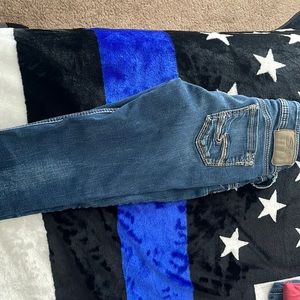 Suki Silver Jean Co. Capri - W26/L25